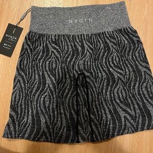 NVGTN SHORTS (MEDIUM)